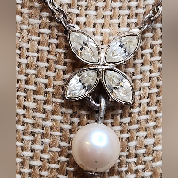 Napiers Elegant Gold and Pearl Necklace - Picture 4 of 5